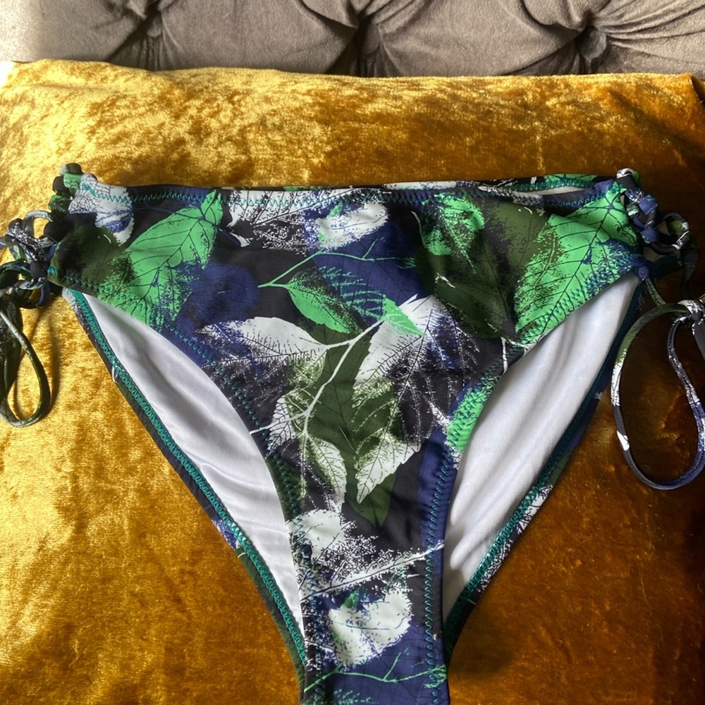 Cupshe- NWT Bikini Bottom